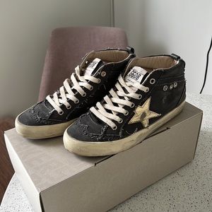 NWT Golden Goose Mid Star Classic in frayed canvas. Size 37.